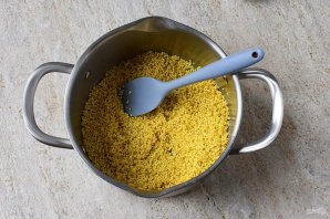 Постная пшенная каша с сухофруктами