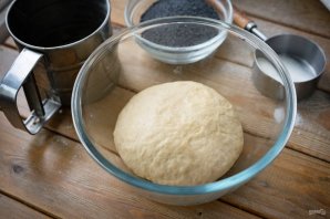 Постный маковый рулет