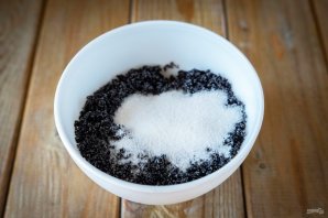 Постный маковый рулет