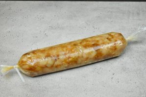 Рулет из куриной грудки с паприкой