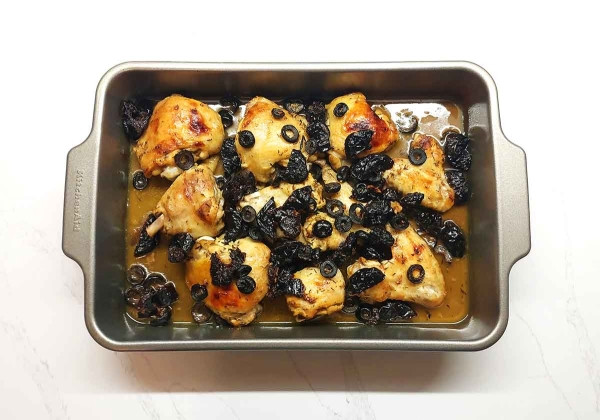 Курица с черносливом