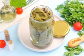 Консервированные листья винограда