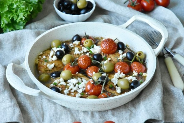 Курица по-гречески с фетой Курица по-гречески с фетой