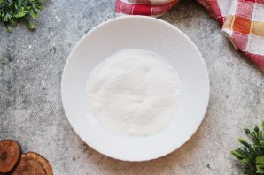 Слоеный пирог с клубникой