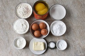 Сметанный торт с консервированными персиками