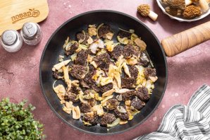 Сморчки, жареные с картошкой