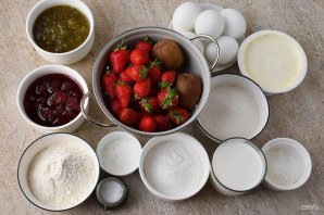 Торт с киви и клубникой