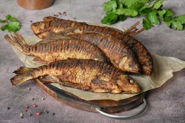 Жареный чебак