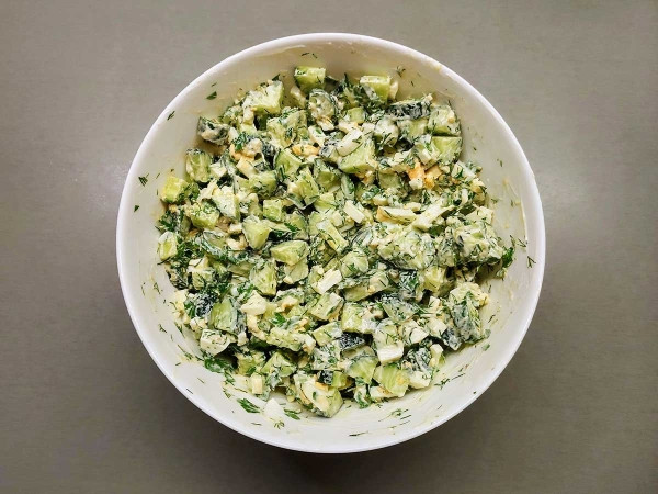 Салат из огурцов и яиц Салат из огурцов и яиц