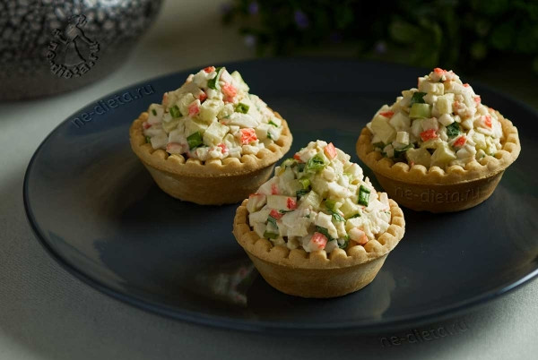 Салат из крабовых палочек &mdash; 4 простых и вкусных рецепта