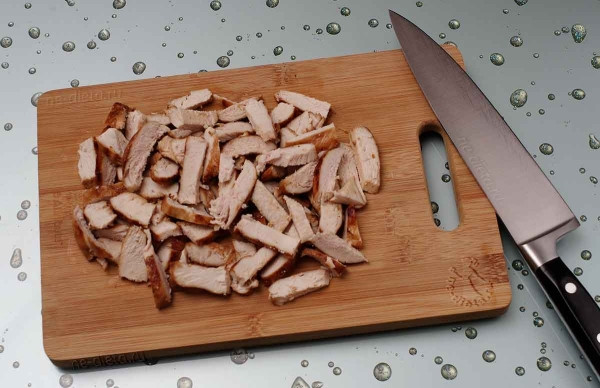 Салат &laquo;Цезарь&raquo; с курицей