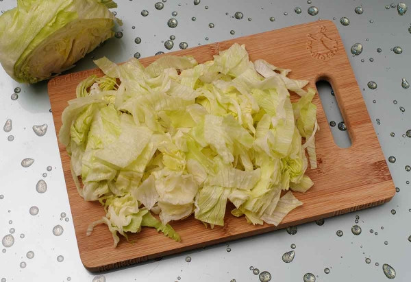 Салат &laquo;Цезарь&raquo; с курицей