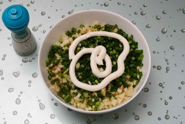 Салат из крабовых палочек &mdash; 4 простых и вкусных рецепта