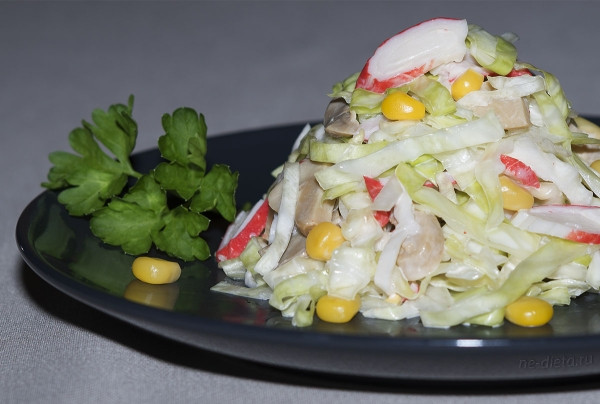 Салат из крабовых палочек &mdash; 4 простых и вкусных рецепта