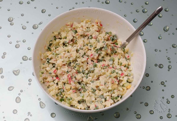 Салат из крабовых палочек &mdash; 4 простых и вкусных рецепта
