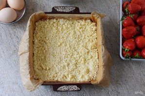 Пирог с клубникой и творогом Пирог с клубникой и творогом