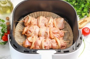 Шашлык из курицы в аэрогриле Шашлык из курицы в аэрогриле