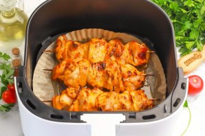 Шашлык из курицы в аэрогриле Шашлык из курицы в аэрогриле