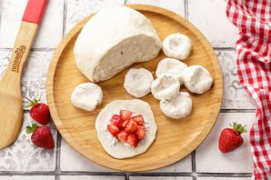 Вареники с клубникой