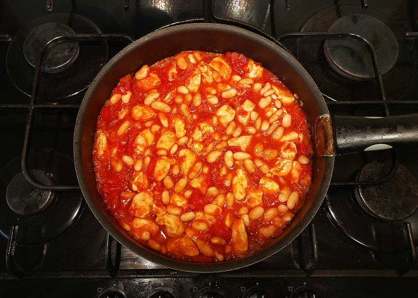 Курица с фасолью