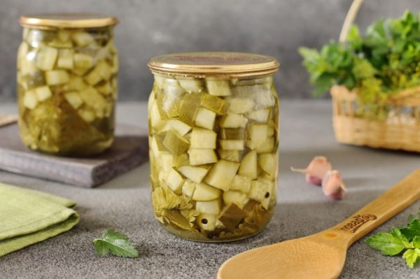 Огурцы кубиками для салатов на зиму Огурцы кубиками для салатов на зиму