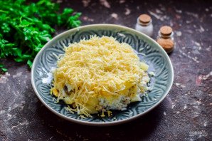 Салат "Подсолнух" с ананасами