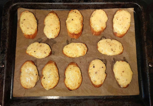 Закусочные гренки с сыром