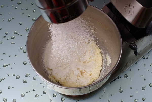 Овсяное печенье с изюмом и орехами