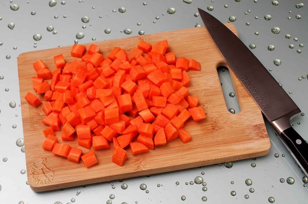 Курица, тушенная с овощами