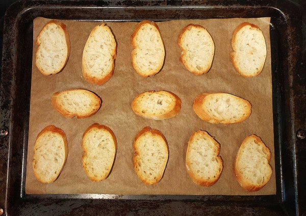 Закусочные гренки с сыром
