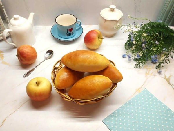 Пирожки с яблоками Пирожки с яблоками