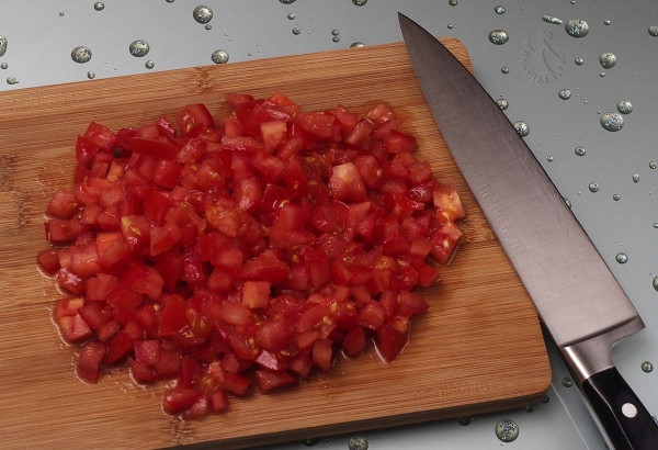 Курица, тушенная с овощами