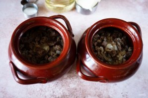 Говядина в горшочках