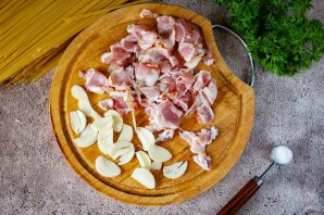 Спагетти с беконом