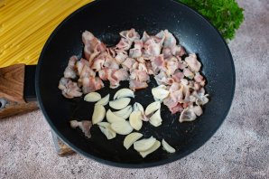 Спагетти с беконом