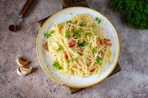 Спагетти с беконом
