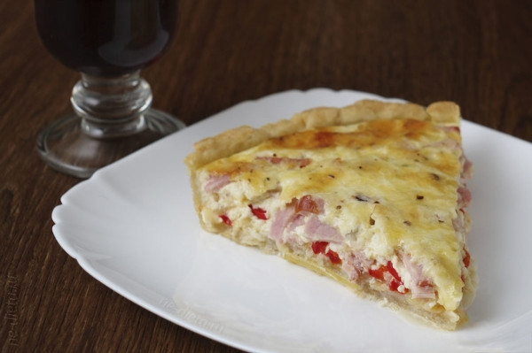 Лоранский пирог с ветчиной и сыром