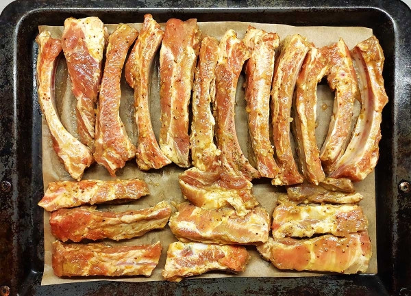 Свиные ребрышки в медовой глазури