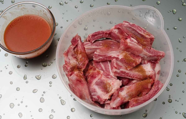 Свиные ребрышки в медово-горчичном соусе