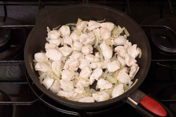 Лоранский пирог с курицей и грибами