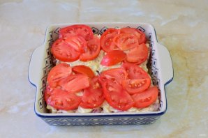 Мясо по-французски с картофелем и помидорами