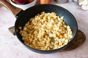 Пирожки с яблоками в духовке Пирожки с яблоками в духовке