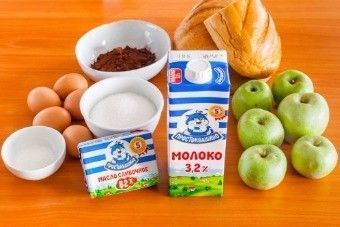 Шоколадная шарлотка с яблоками