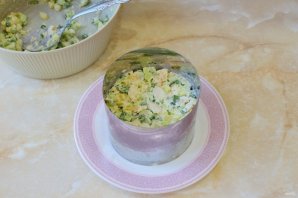 Салат с треской и огурцом