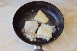 Салат с треской и огурцом