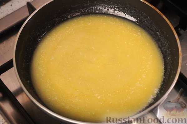 Отварной судак с яично-масляным соусом